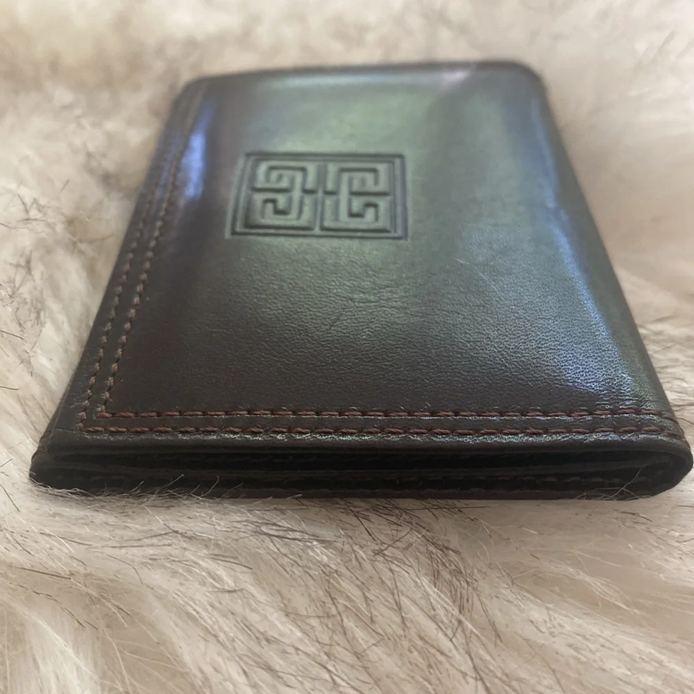 ✔️Givenchy Vintage Leather Key Case